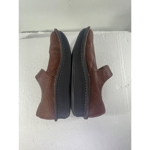Alegria Paloma Clogs Women's size 9.5 Mary Jane Brown Leather Embossed Comfort - Picture 8 of 16